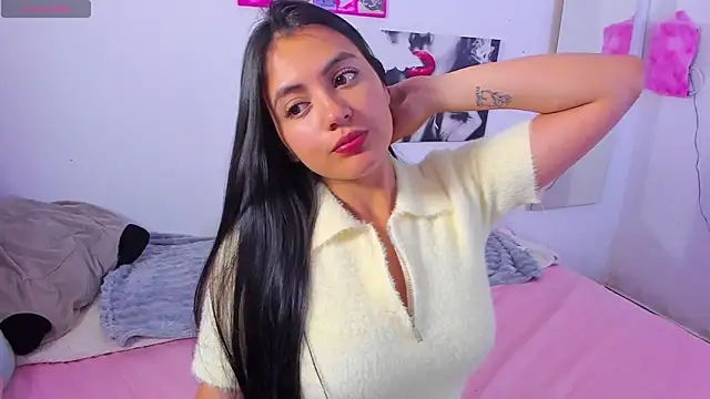 Snapshot of mialeia01 chatting on 11-29-25, 02:53 mialeia01 online show from 11-29-25, 02:53