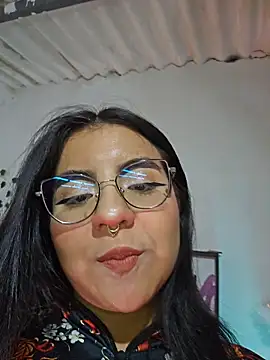 Snapshot of Maddy_rosse12 chatting on 12-17-25, 05:08 Maddy rosse12 online show from 12-17-25, 05:08