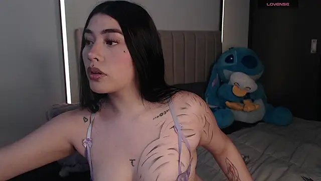 Snapshot of Hell_luna chatting on 11-24-25, 06:07 Hell luna online show from 11-24-25, 06:07