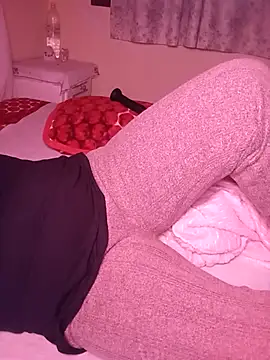 Snapshot of charam-38 chatting on 11-13-25, 12:48 charam-38 online show from 11-13-25, 12:48