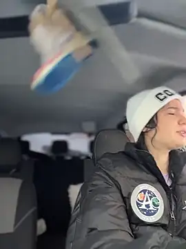 Snapshot of MeekyRich chatting on 02-11-26, 03:11 MeekyRich online show from 02-11-26, 03:11