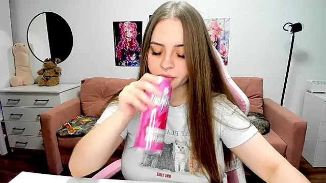 Snapshot of mistress_lain chatting on 10-20-25, 07:47 mistress lain online show from 10-20-25, 07:47