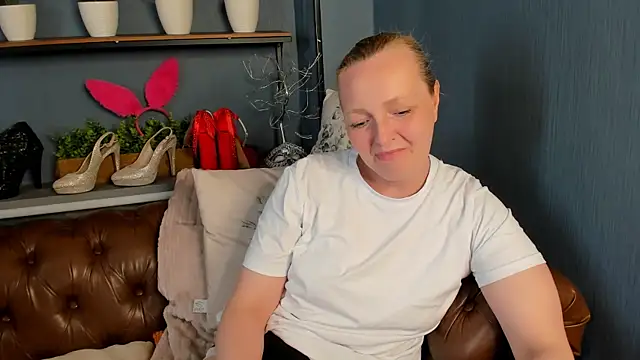 Karen Villis online show from 06-21-26, 10:18