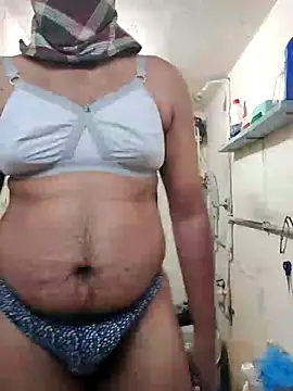 Snapshot of Brown69_guy chatting on 03-01-26, 12:40 Brown69 guy online show from 03-01-26, 12:40