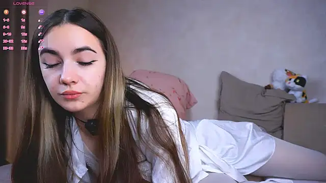 Snapshot of CupSizeGirl chatting on 10-10-25, 02:49 CupSizeGirl online show from 10-10-25, 02:49