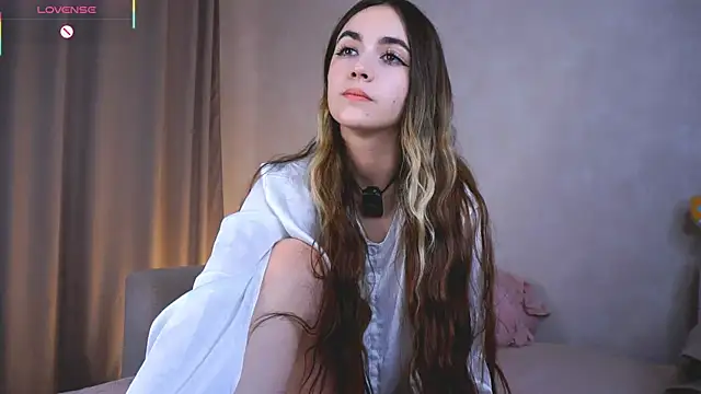 Snapshot of CupSizeGirl chatting on 10-11-25, 02:48 CupSizeGirl online show from 10-11-25, 02:48