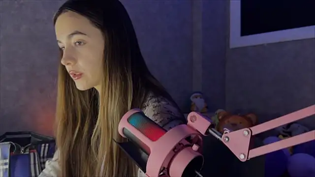 Snapshot of CupSizeGirl chatting on 02-12-26, 12:00 CupSizeGirl online show from 02-12-26, 12:00