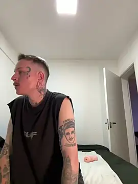 Snapshot of CrisBohn chatting on 03-22-25, 12:28 CrisBohn online show from 03-22-25, 12:28