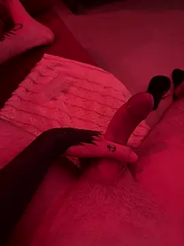 Snapshot of CrisBohn chatting on 03-08-26, 12:19 CrisBohn online show from 03-08-26, 12:19