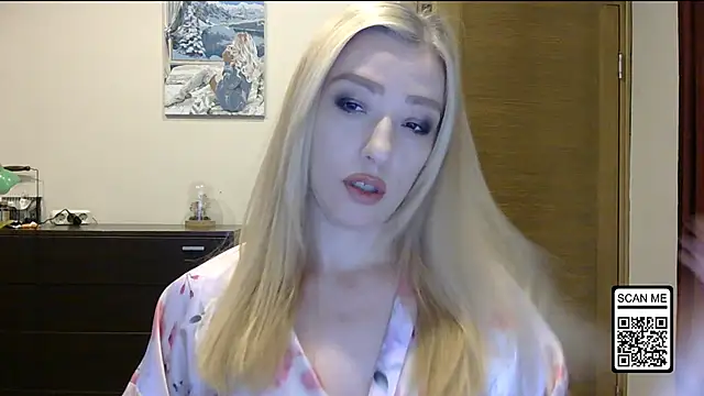 Snapshot of Wild_Silk_Desire chatting on 10-21-25, 02:07 Wild Silk Desire online show from 10-21-25, 02:07