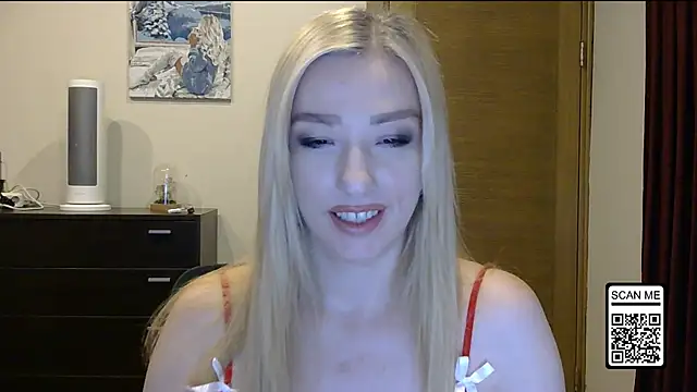 Snapshot of Wild_Silk_Desire chatting on 10-24-25, 02:02 Wild Silk Desire online show from 10-24-25, 02:02