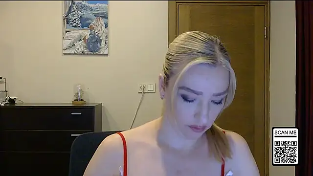 Snapshot of Wild_Silk_Desire chatting on 10-26-25, 02:34 Wild Silk Desire online show from 10-26-25, 02:34