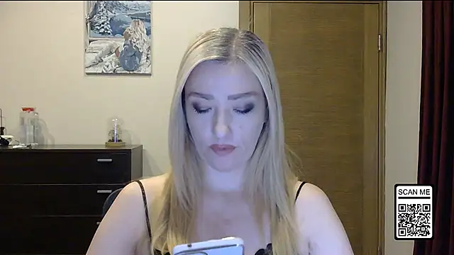 Snapshot of Wild_Silk_Desire chatting on 11-10-25, 02:27 Wild Silk Desire online show from 11-10-25, 02:27