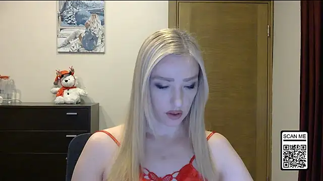 Snapshot of Wild_Silk_Desire chatting on 12-17-25, 01:28 Wild Silk Desire online show from 12-17-25, 01:28