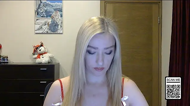 Snapshot of Wild_Silk_Desire chatting on 12-19-25, 04:14 Wild Silk Desire online show from 12-19-25, 04:14