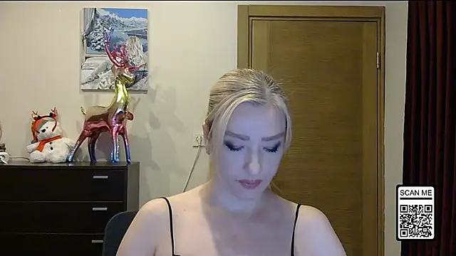 Snapshot of Wild_Silk_Desire chatting on 12-22-25, 02:58 Wild Silk Desire online show from 12-22-25, 02:58