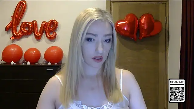 Snapshot of Wild_Silk_Desire chatting on 02-15-26, 04:36 Wild Silk Desire online show from 02-15-26, 04:36