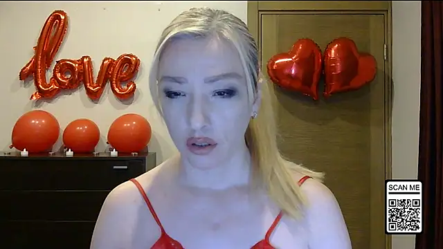 Snapshot of Wild_Silk_Desire chatting on 02-16-26, 04:03 Wild Silk Desire online show from 02-16-26, 04:03