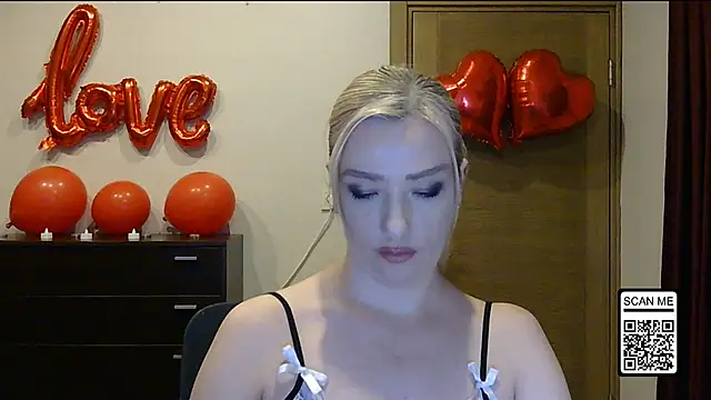 Snapshot of Wild_Silk_Desire chatting on 02-17-26, 04:24 Wild Silk Desire online show from 02-17-26, 04:24