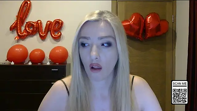 Snapshot of Wild_Silk_Desire chatting on 02-18-26, 04:36 Wild Silk Desire online show from 02-18-26, 04:36