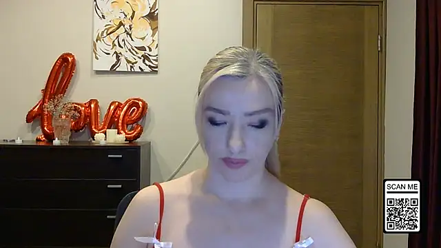 Snapshot of Wild_Silk_Desire chatting on 03-09-26, 05:17 Wild Silk Desire online show from 03-09-26, 05:17