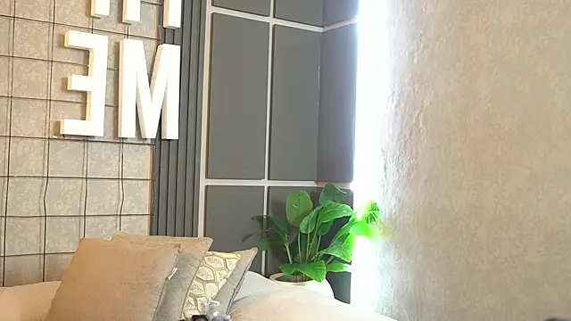 Snapshot of Susan_wall chatting on 09-12-25, 12:38 Susan wall online show from 09-12-25, 12:38