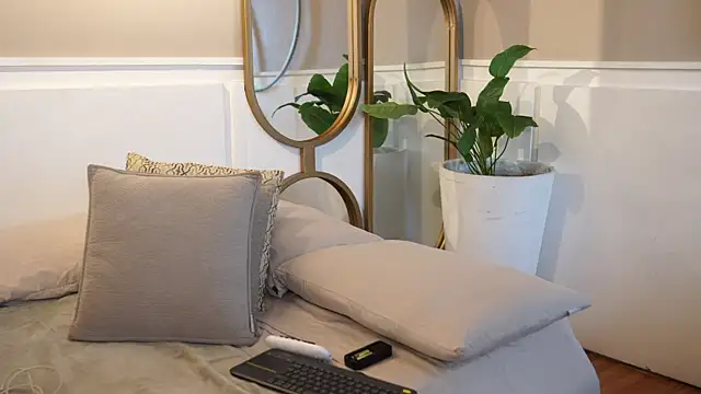 Snapshot of Susan_wall chatting on 09-21-25, 03:57 Susan wall online show from 09-21-25, 03:57