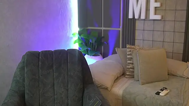 Snapshot of Susan_wall chatting on 09-22-25, 01:13 Susan wall online show from 09-22-25, 01:13