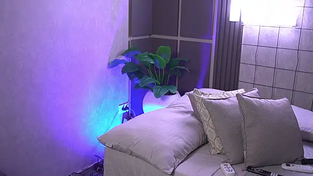 Snapshot of Susan_wall chatting on 10-17-25, 12:41 Susan wall online show from 10-17-25, 12:41