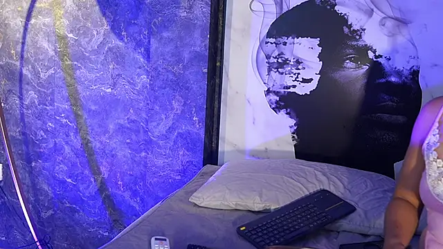 Snapshot of Susan_wall chatting on 02-20-26, 01:11 Susan wall online show from 02-20-26, 01:11