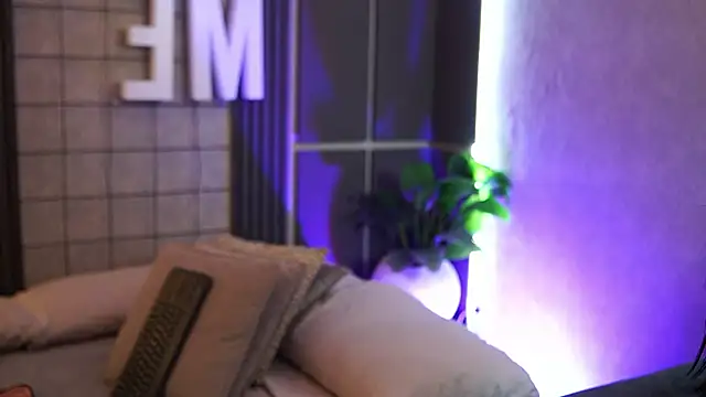 Snapshot of Susan_wall chatting on 03-04-26, 12:55 Susan wall online show from 03-04-26, 12:55