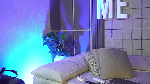 Snapshot of Susan_wall chatting on 03-11-26, 01:39 Susan wall online show from 03-11-26, 01:39