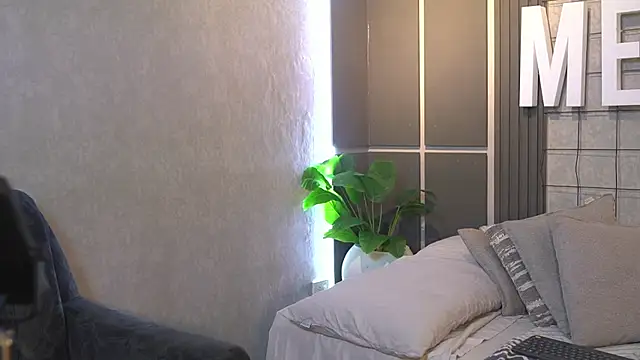 Susan wall online show from 04-30-26, 01:06