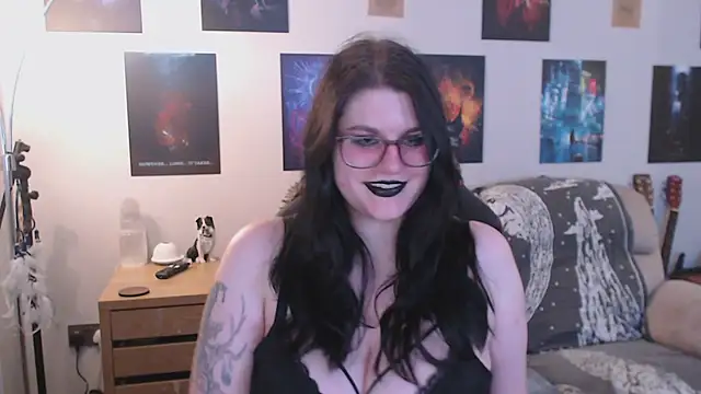 Snapshot of GothSuccubusBabe chatting on 12-19-25, 04:58 GothSuccubusBabe online show from 12-19-25, 04:58