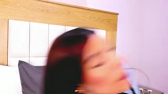 Snapshot of ZoeMorris chatting on 09-10-25, 11:43 ZoeMorris online show from 09-10-25, 11:43