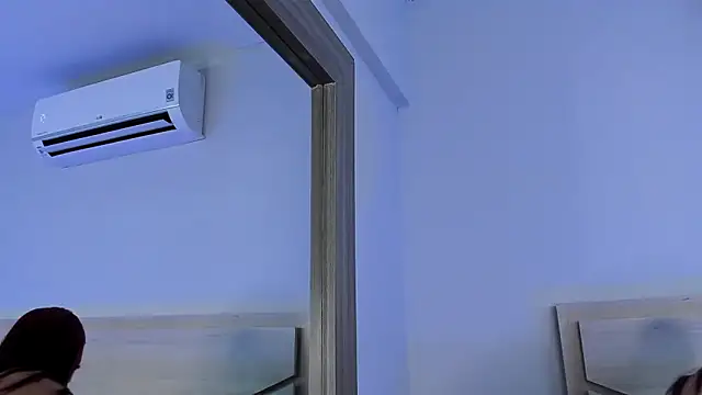 Snapshot of ZoeMorris chatting on 10-15-25, 11:32 ZoeMorris online show from 10-15-25, 11:32