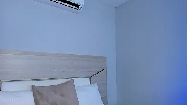 Snapshot of ZoeMorris chatting on 11-22-25, 11:42 ZoeMorris online show from 11-22-25, 11:42