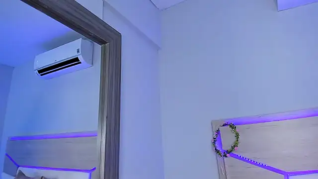 Snapshot of ZoeMorris chatting on 11-25-25, 11:43 ZoeMorris online show from 11-25-25, 11:43