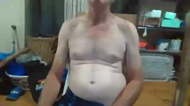 Snapshot of Lovyourpuss chatting on 12-20-25, 06:48 Lovyourpuss online show from 12-20-25, 06:48