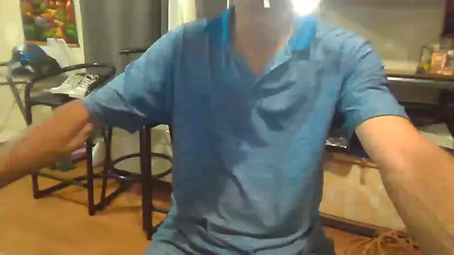 Snapshot of Lovyourpuss chatting on 03-15-26, 04:40 Lovyourpuss online show from 03-15-26, 04:40