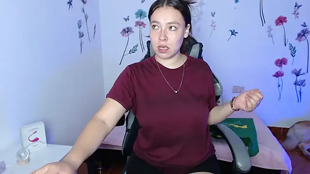 Snapshot of mariaana__222 chatting on 03-08-26, 10:57 mariaana 222 online show from 03-08-26, 10:57