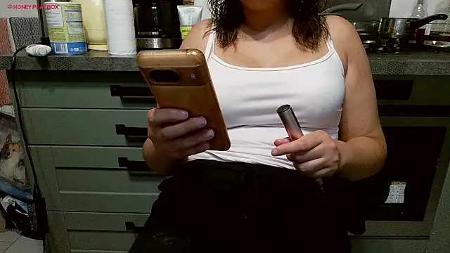 Snapshot of melyssa_luv chatting on 07-11-26, 01:14 melyssa luv online show from 07-11-26, 01:14