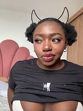 Snapshot of alissradiante1 chatting on 10-05-25, 09:56 alissradiante1 online show from 10-05-25, 09:56