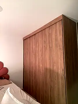 Snapshot of alissradiante1 chatting on 10-09-25, 12:19 alissradiante1 online show from 10-09-25, 12:19