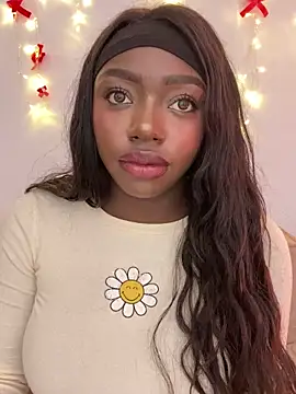 Snapshot of alissradiante1 chatting on 12-18-25, 02:39 alissradiante1 online show from 12-18-25, 02:39