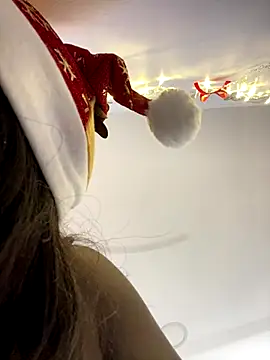 Snapshot of alissradiante1 chatting on 12-20-25, 03:46 alissradiante1 online show from 12-20-25, 03:46