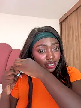 Snapshot of alissradiante1 chatting on 12-23-25, 02:53 alissradiante1 online show from 12-23-25, 02:53