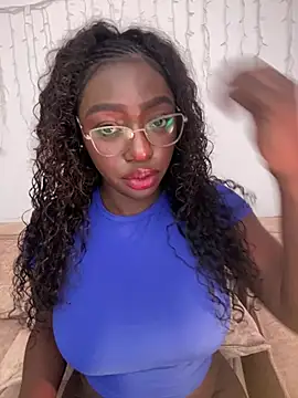 Snapshot of alissradiante1 chatting on 01-15-26, 03:00 alissradiante1 online show from 01-15-26, 03:00