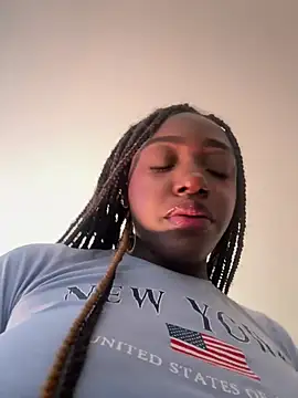 Snapshot of alissradiante1 chatting on 02-26-26, 11:04 alissradiante1 online show from 02-26-26, 11:04