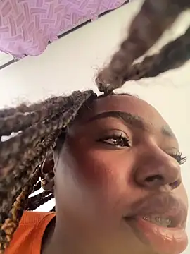 Snapshot of alissradiante1 chatting on 03-06-26, 03:25 alissradiante1 online show from 03-06-26, 03:25